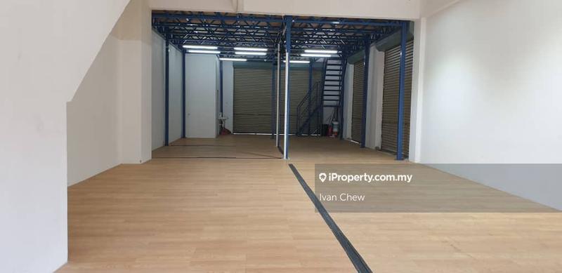 Kilang Teres untuk Dijual di End Lot 3 Storey Link Factory, Seri Kembangan oleh Ivan Chew - iProperty.com.my