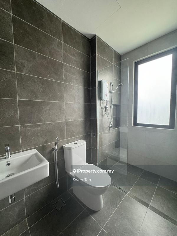 Rumah Berangkai 2 Tingkat untuk Dijual di Telok Panglima Garang, Selangor oleh Swen Tan - iProperty.com.my