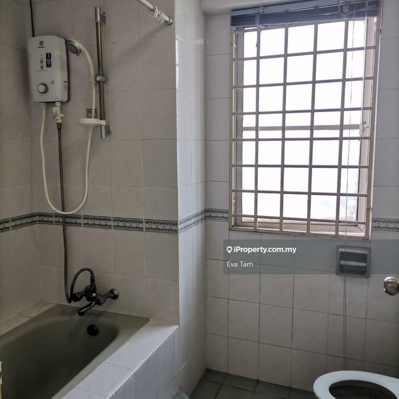 Kondominium untuk Dijual di Pantai Panorama Condominiums oleh Eva Tam - iProperty.com.my