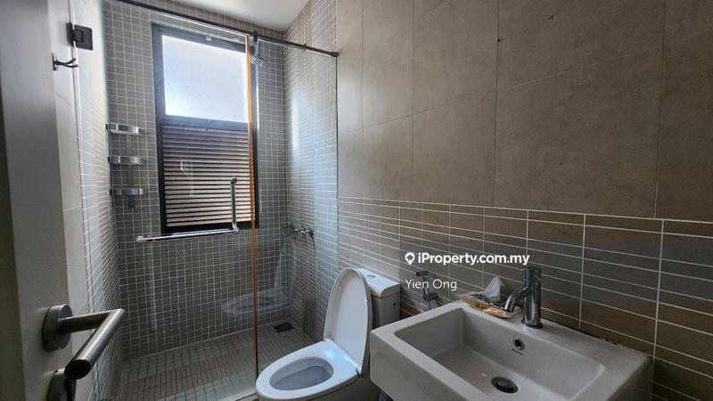 For Sale - Ara Hill Condominium