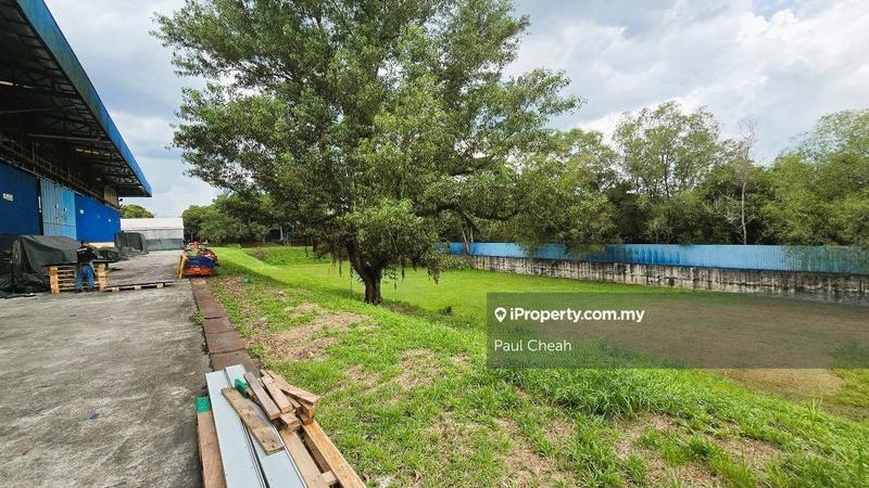 For Rent - Huge Warehouse and Factory For Rent in Kota Damansara, Petaling Jaya.