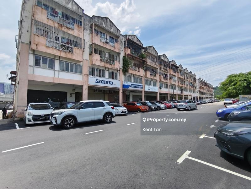 Shop untuk Dijual di Taman Pinggiran Putra, Seri Kembangan oleh Kent Tan - Exterior - iProperty.com.my