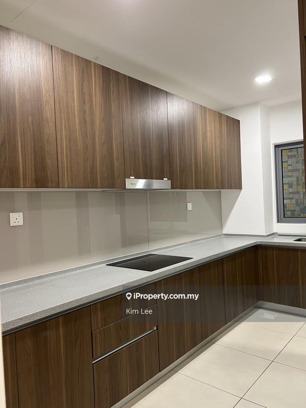 Condominium for Rent in Lakefront Residence by Kim Lee - iProperty.com.my