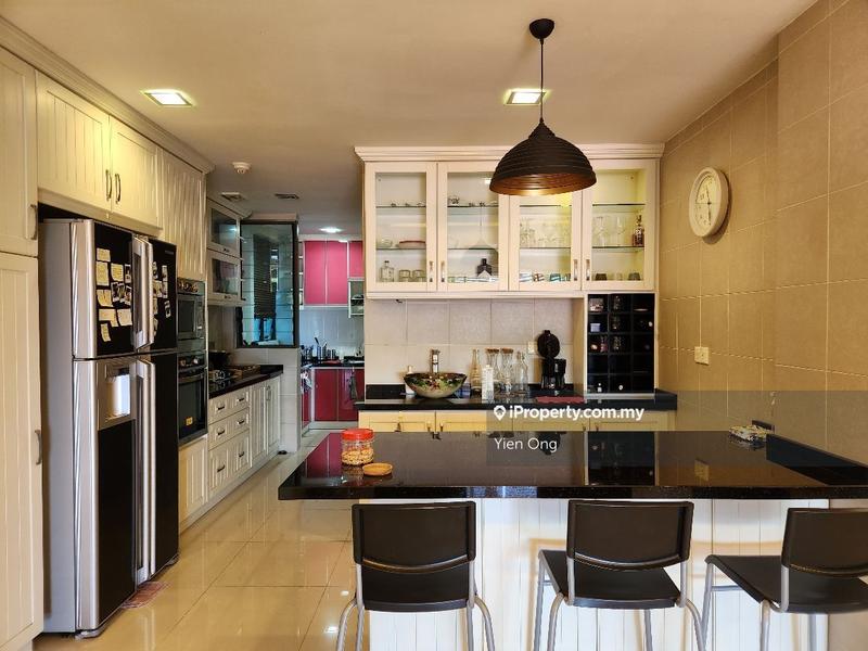 For Sale - Ara Hill Condominium