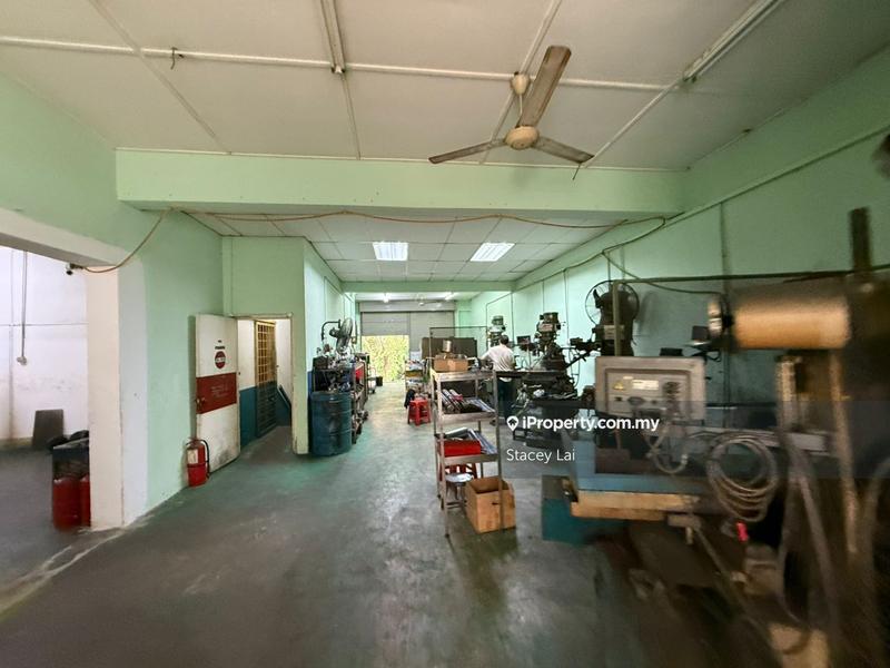 Terrace Factory for Sale in Taman Bukit Serdang, Seri Kembangan by Stacey Lai - iProperty.com.my
