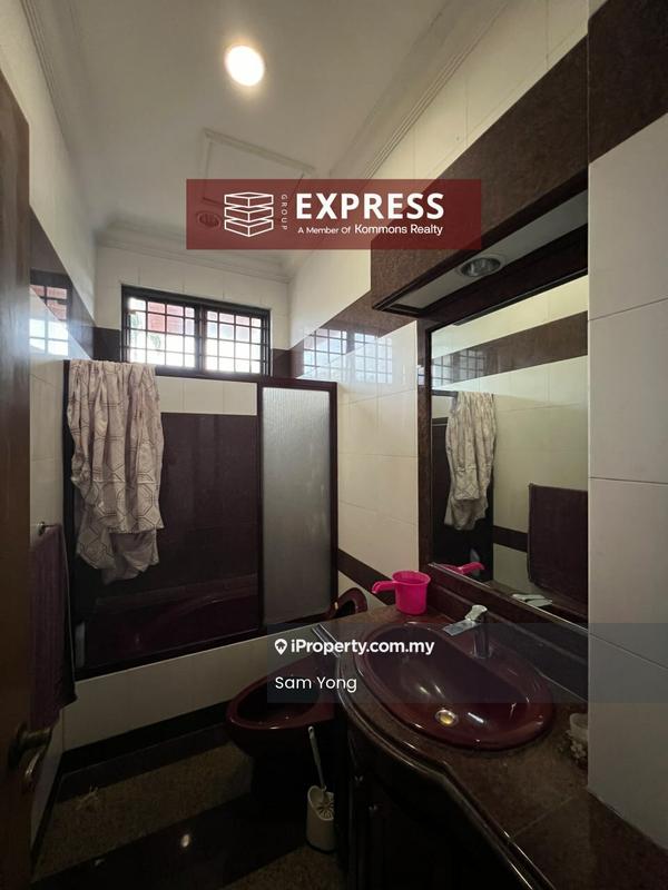 Semi-Detached House for Sale in Pujut, Miri by Sam Yong - Bathroom - iProperty.com.my