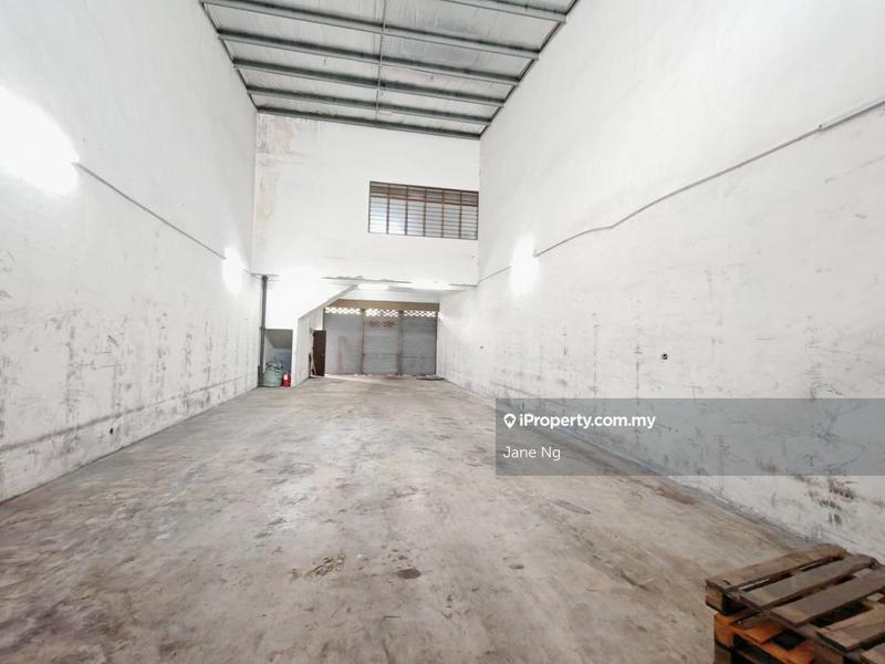 For Rent - 1.5 Storey Shoplot Terrace Factory Facing Road