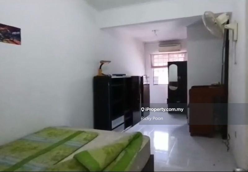 Rumah Teres 2-Tingkat untuk Dijual di Taman Sungai Besi Indah, Seri Kembangan oleh Ricky Poon - iProperty.com.my