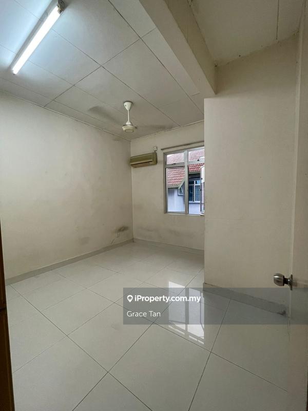Rumah Berkembar untuk Dijual di Taman Kipark @ Puchong, Puchong oleh Grace Tan - iProperty.com.my