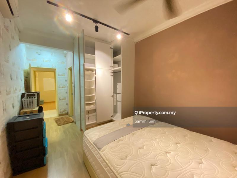 For Rent - Metropolitan Square