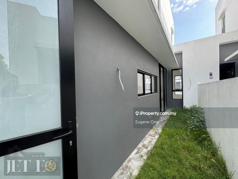 Rumah Berangkai 2 Tingkat untuk Dijual di Eco Sanctuary, Telok Panglima Garang oleh Eugene Ong - iProperty.com.my
