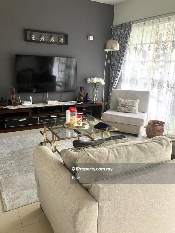 For Rent - Enau Court