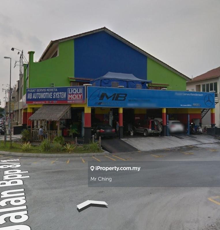 For Rent - Main Road Corner Ground Floor Shop Putra Permai Taman Equine