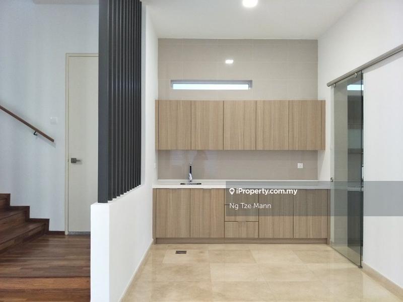 Bungalow House untuk Dijual di Lakefront Villa, Cyberjaya oleh Ng Tze Mann - iProperty.com.my