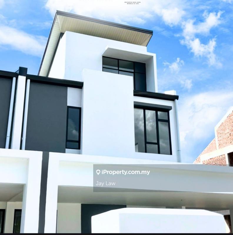 2.5-storey Terraced House for Sale in Kuching, Sarawak by Jay Law - iProperty.com.my