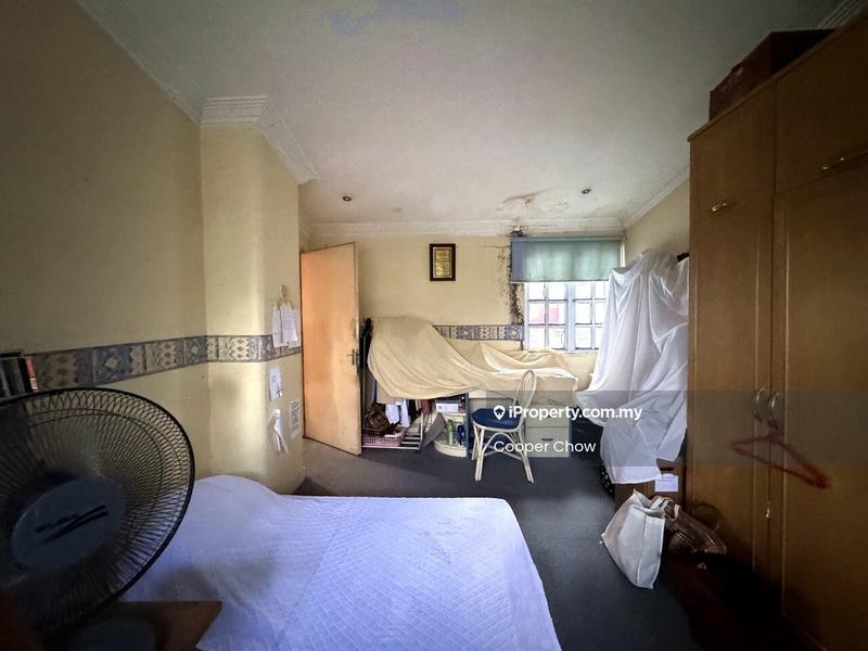 Bungalow House for Sale in Seksyen 16, Petaling Jaya by Cooper Chow - Bedroom - iProperty.com.my