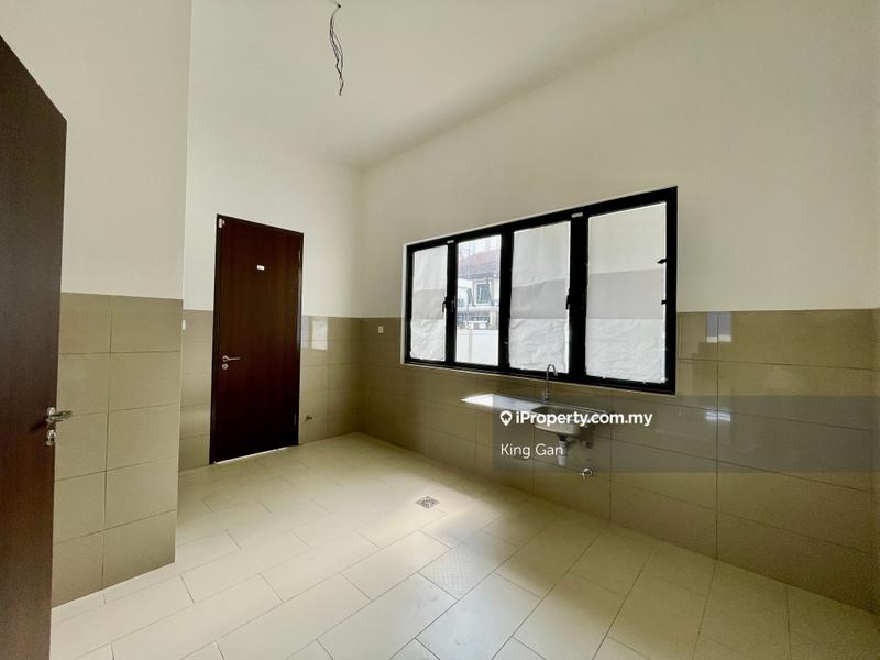 Rumah Berkembar untuk Dijual di Bandar Kinrara Seksyen 8, Bandar Kinrara oleh King Gan - iProperty.com.my