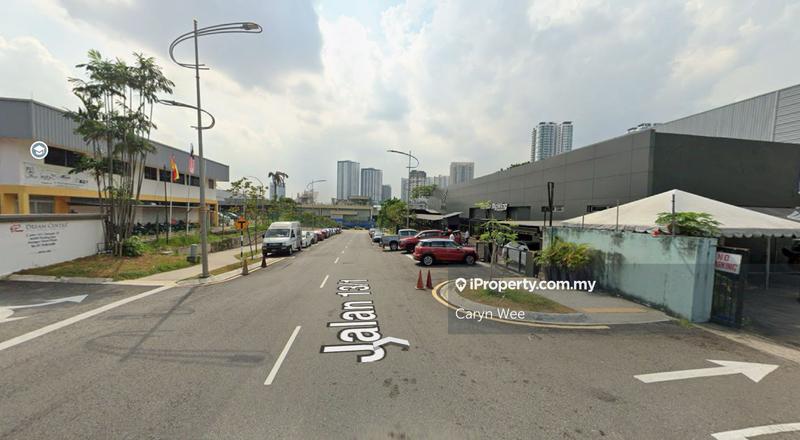For Sale - MAIN ROAD FRONTAGE with COMMERCIAL VALUE 1.5 acres industrial land for sale at Petaling Jaya
