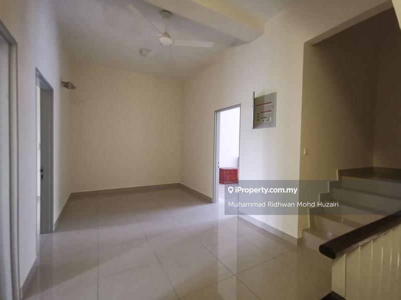 Rumah Berangkai 2.5 Tingkat untuk Dijual di Dengkil, Selangor oleh Muhammad Ridhwan Mohd Huzairi - iProperty.com.my