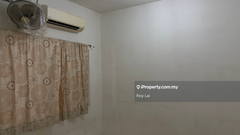 Rumah Teres 2-Tingkat untuk Dijual di Lestari Putra, Seri Kembangan oleh Roy Lai - iProperty.com.my