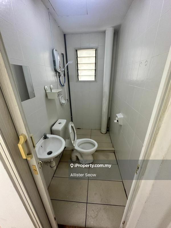 Pangsapuri untuk Disewa di Kemuning Aman oleh Allister Seow - Bathroom - iProperty.com.my