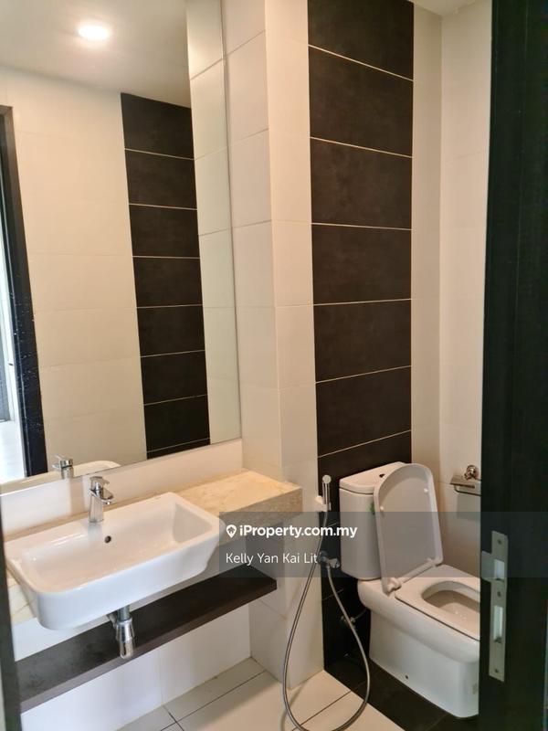 Bungalow House untuk Dijual di Taman Melawati, Ulu Kelang oleh Kelly Yan Kai Lit - Powder room at dining - iProperty.com.my