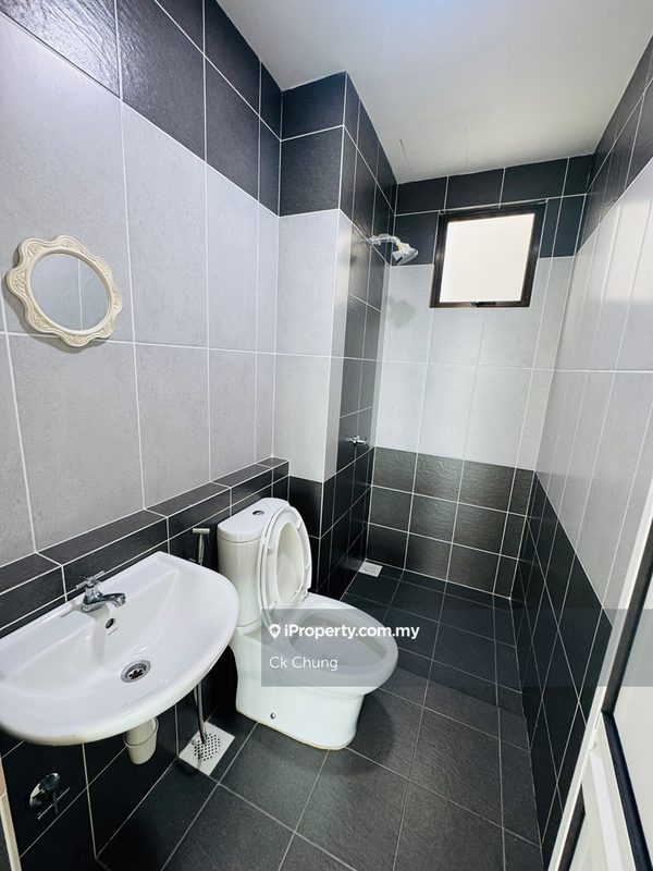 Kediaman Servis untuk Dijual di V-Residensi 5 oleh Ck Chung - iProperty.com.my
