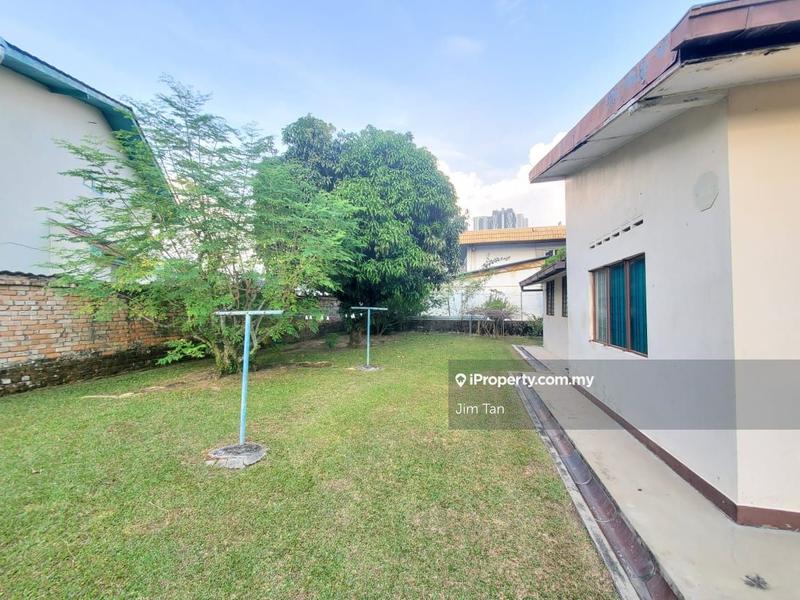 Bungalow House for Sale in Taman Sri Sentosa, Jalan Klang Lama (Old Klang Road) by Jim Tan - iProperty.com.my