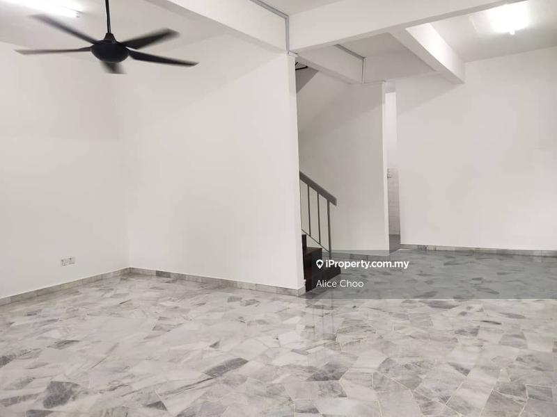 Rumah Teres 2-Tingkat untuk Dijual di Taman Kluang Barat, Kluang, Johor, Kluang oleh Alice Choo - iProperty.com.my