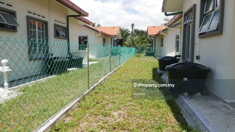 Bungalow House for Sale in Banting, Selangor by Azemi - iProperty.com.my