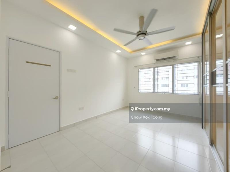 For Sale - Koi Kinrara