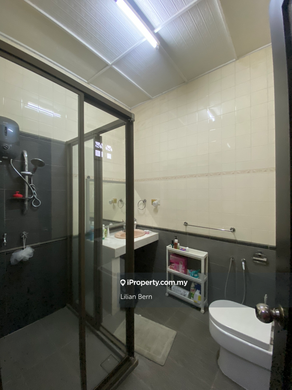 Bungalow House for Sale in Jalan SS12, Subang Jaya by Lilian Bern - iProperty.com.my