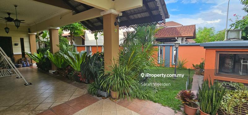 Bungalow House for Sale in Bungalow Facing Lake Laman Kemboja Kota Seriemas, Nilai by Sarah Weelden - iProperty.com.my