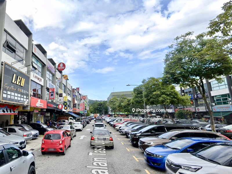 For Sale - 4.2% ROI 3-STOREY CORNER SHOPLOT MATURED AREA