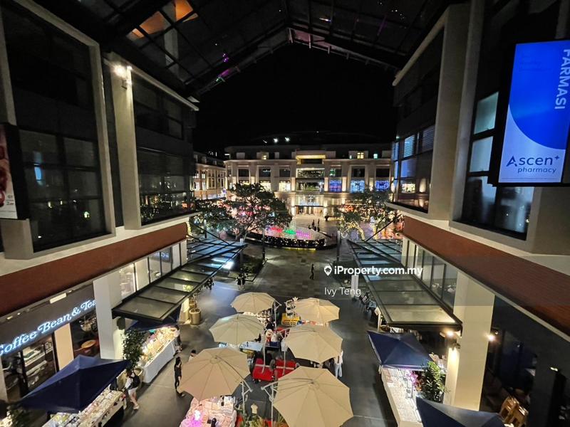 For Sale - Plaza Arkadia