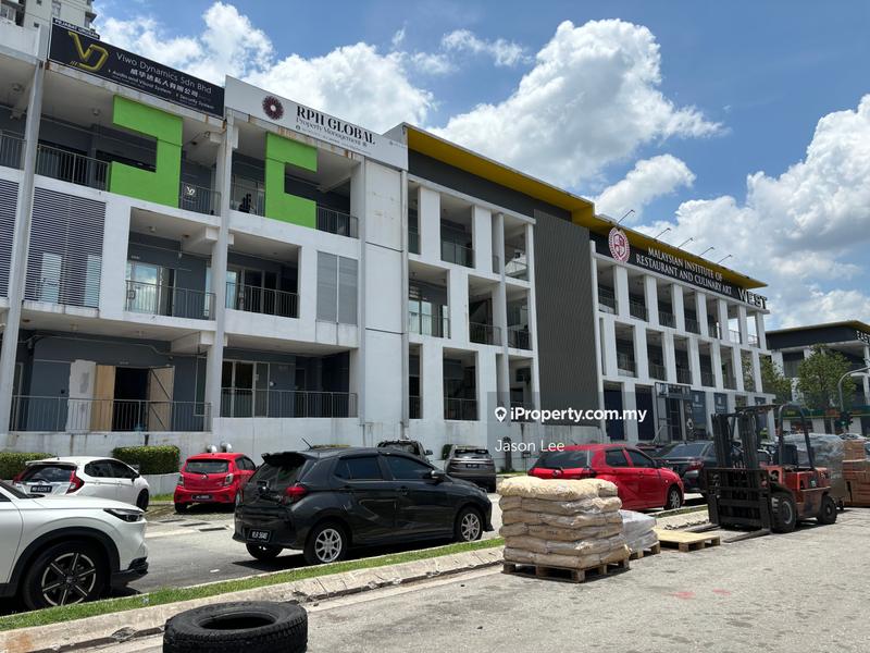 Kedai untuk Dijual di Taman Sungai Besi, Desa Petaling, Salak South, Sungai Besi oleh Jason Lee - iProperty.com.my