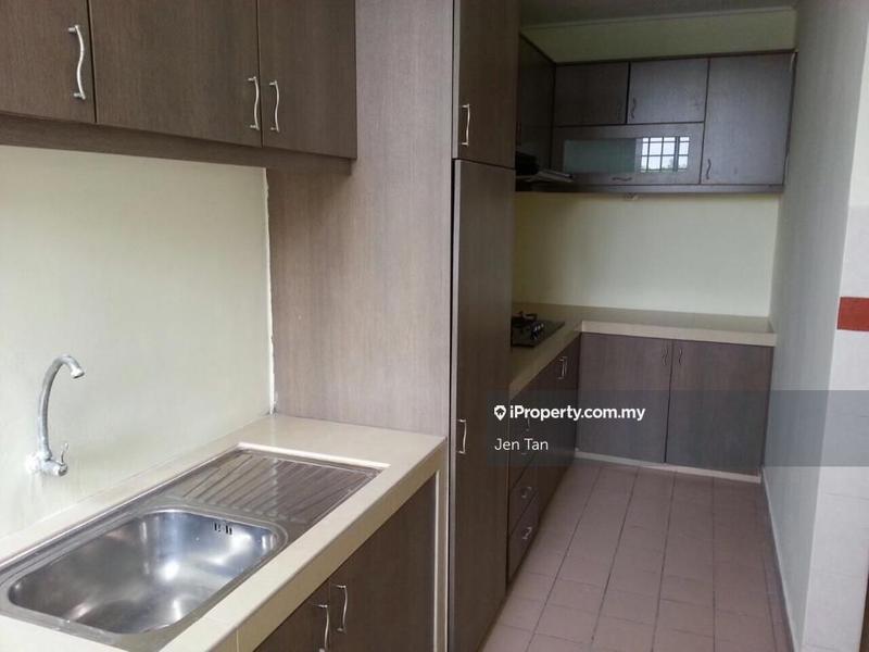 For Sale - Lakes Condominiums / Pangsapuri Tasik