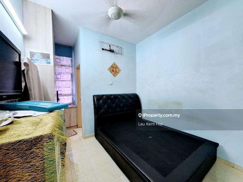 1-storey Terraced House for Sale in Taman Dato Demang, Seri Kembangan by Lau Kent Hui - iProperty.com.my