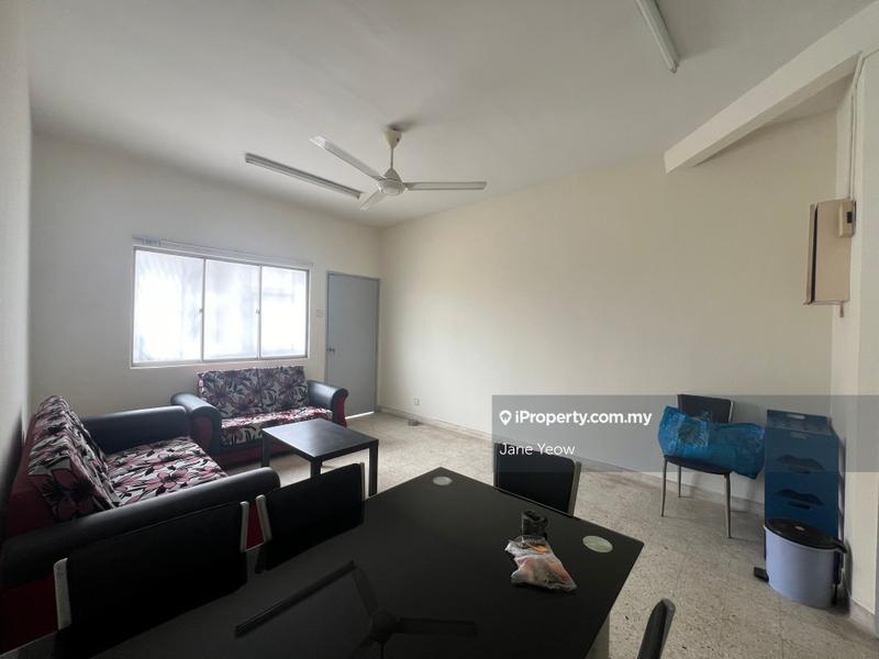 For Rent - Lily & Rose