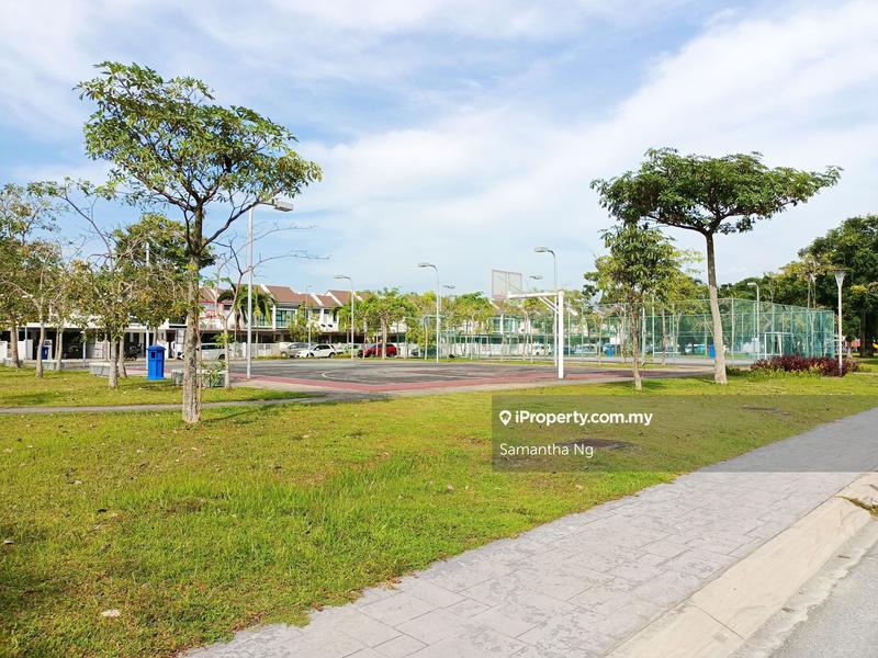 Rumah Teres 2-Tingkat untuk Dijual di Lakeside Residences, Puchong oleh Samantha Ng - iProperty.com.my