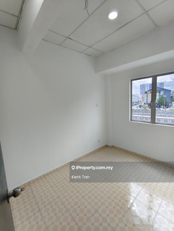 Shop-Office for Rent in Taman Pinggiran Putra, Seri Kembangan by Kent Tan - iProperty.com.my