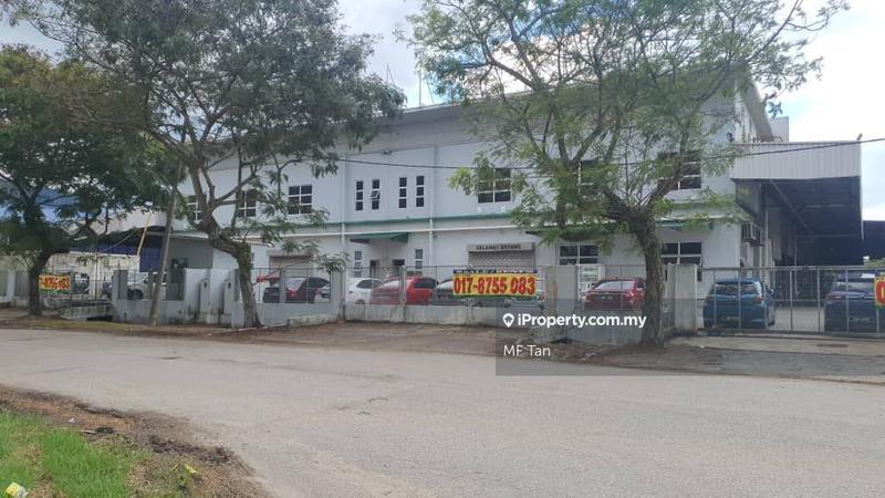 For Sale - Bukit Beruntung 1 1/2 Storey Detached Factory for Sale