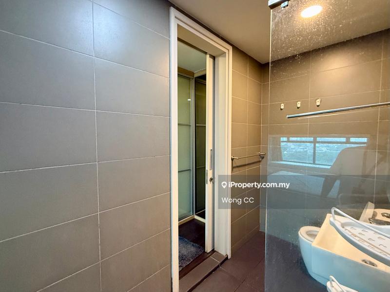 Service Residence for Rent in The Leafz @ Dedaun by Wong CC - Master Bathroom - iProperty.com.my