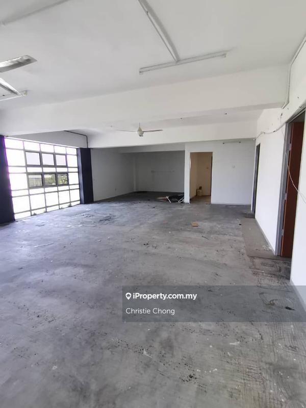 For Rent - Prime Location Corner Shop