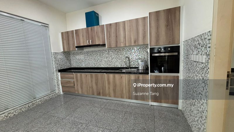 Kediaman Servis untuk Dijual di Isola oleh Suzanne Tang - iProperty.com.my