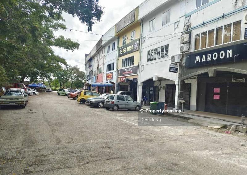 For Sale - Amanjaya Near Starbuck 3 Stry Shoplot Below Market Price