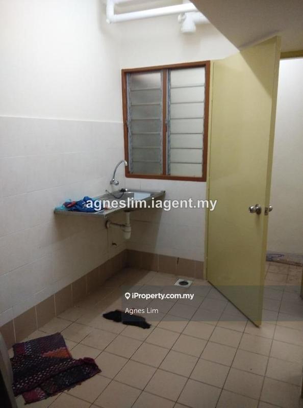 For Sale - Flat PKNS Section 7