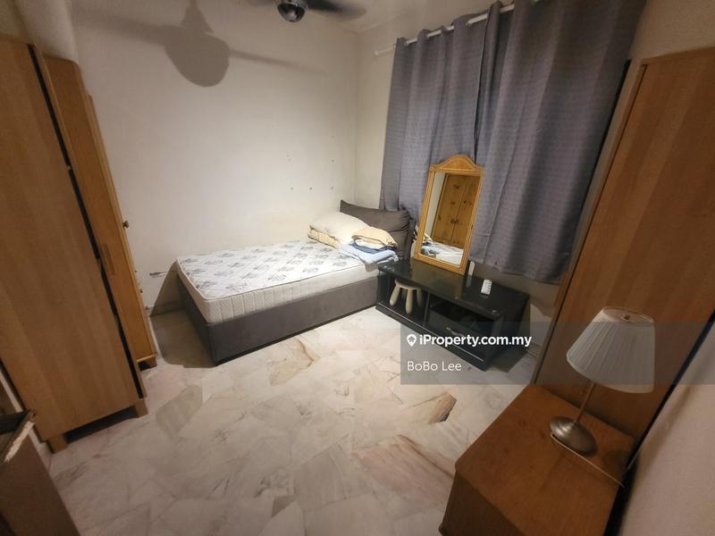 Rumah Berangkai 3 Tingkat untuk Dijual di Taman Salak Selatan, Salak South oleh BoBo Lee - iProperty.com.my