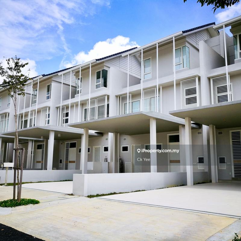 Rumah Teres untuk Dijual di Serdang, Seri Kembangan oleh Ck Yee - iProperty.com.my