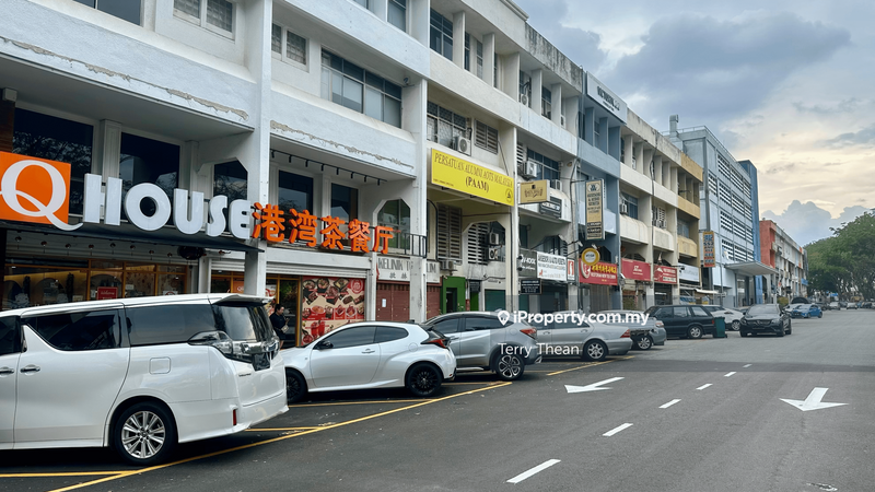 For Sale - 4 Storey Shop @ Damansara Jaya , Best Value & Fully Tenanted Unit